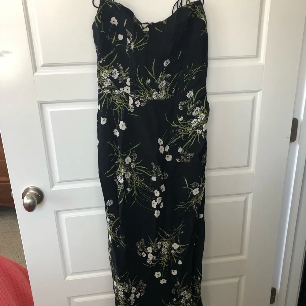 Reformation Kourtney Dress in Veuve - Picture 3 of 6